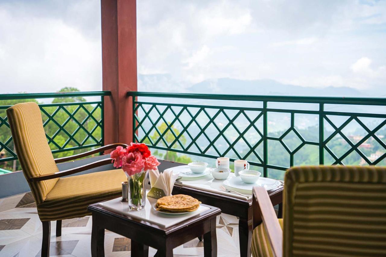 Stayvista At Cecil Cottages With Barbeque, Hill View Kasauli Extérieur photo