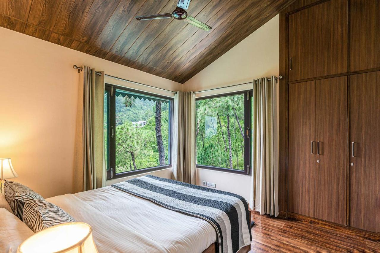 Stayvista At Cecil Cottages With Barbeque, Hill View Kasauli Extérieur photo