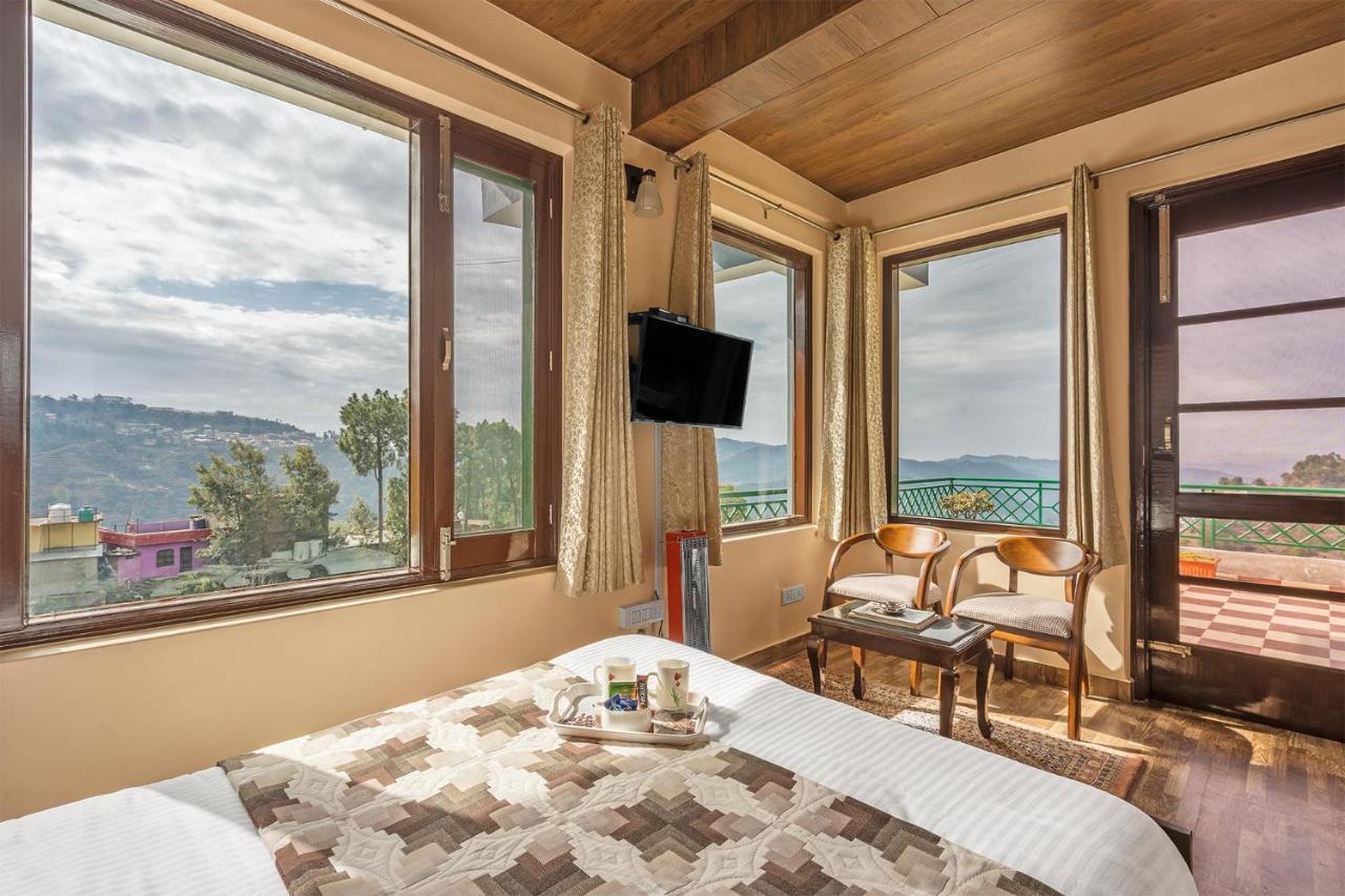 Stayvista At Cecil Cottages With Barbeque, Hill View Kasauli Extérieur photo