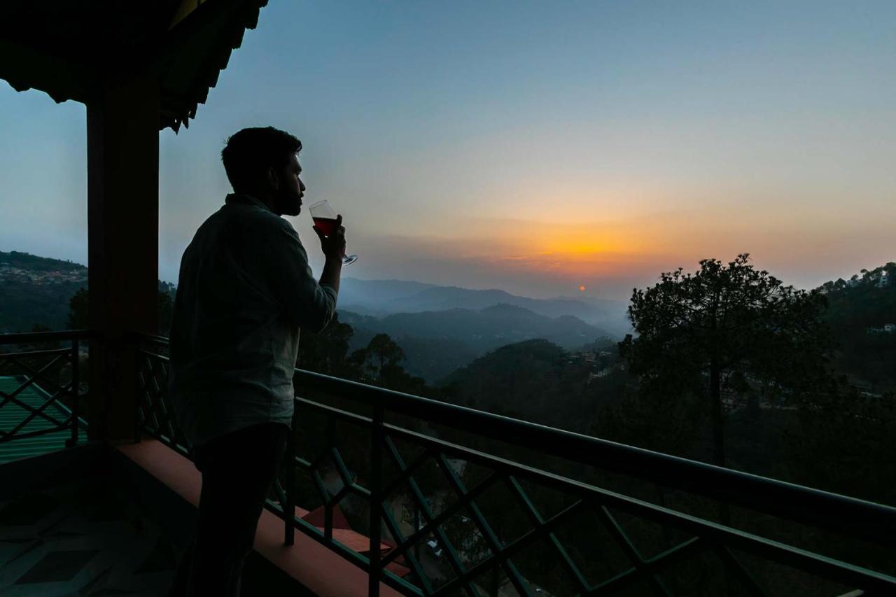 Stayvista At Cecil Cottages With Barbeque, Hill View Kasauli Extérieur photo