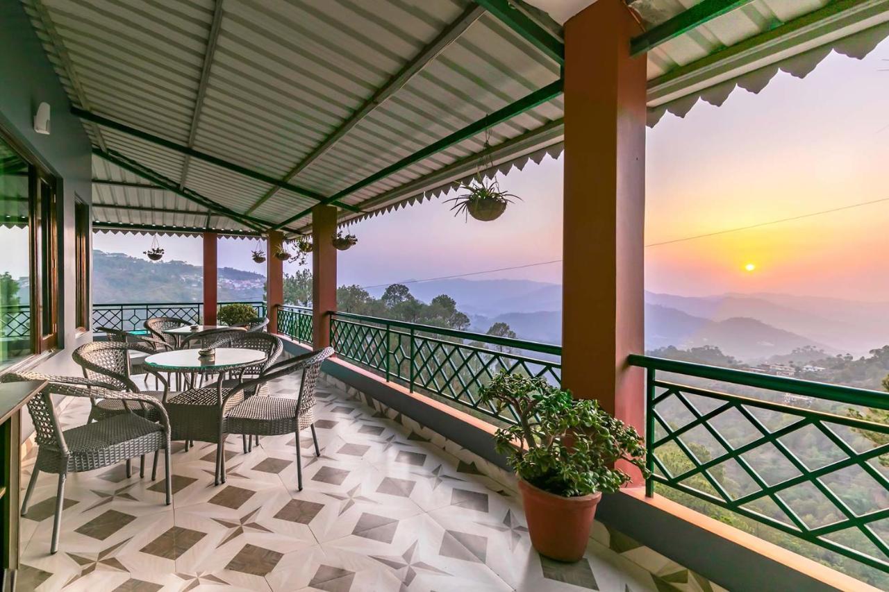Stayvista At Cecil Cottages With Barbeque, Hill View Kasauli Extérieur photo