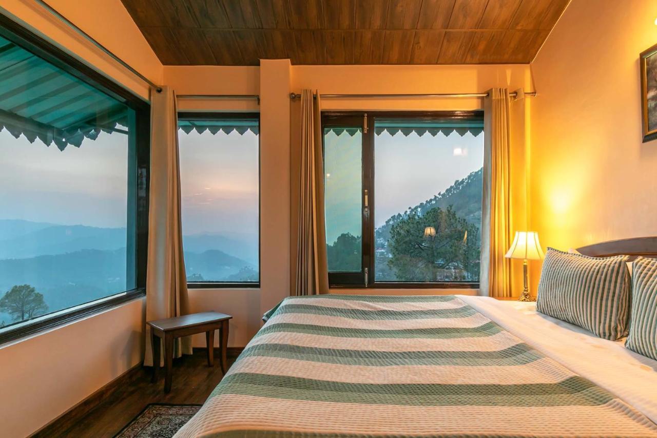 Stayvista At Cecil Cottages With Barbeque, Hill View Kasauli Extérieur photo