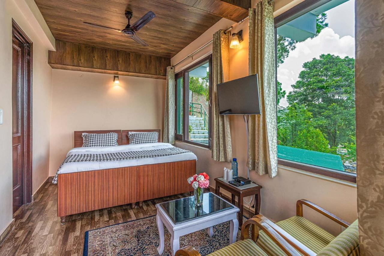 Stayvista At Cecil Cottages With Barbeque, Hill View Kasauli Extérieur photo