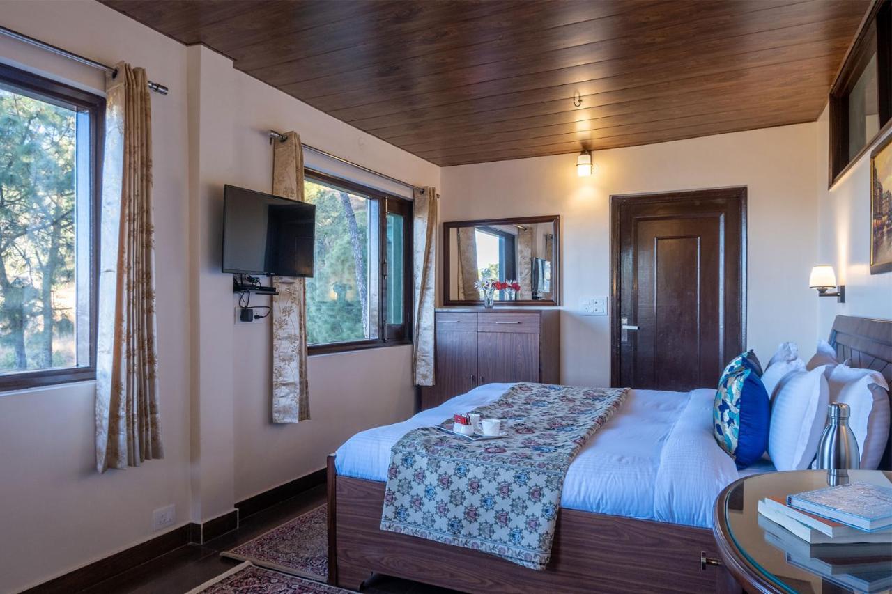 Stayvista At Cecil Cottages With Barbeque, Hill View Kasauli Extérieur photo